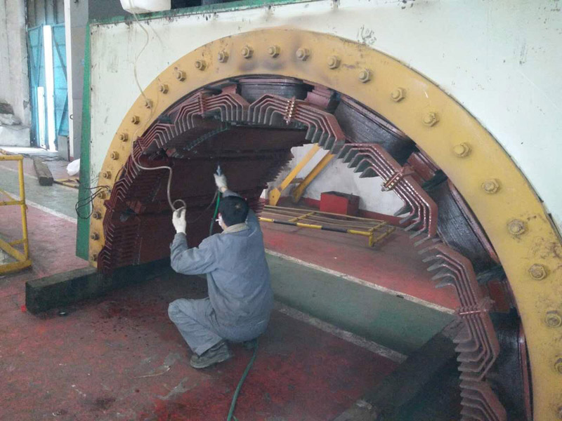 蘭電近期對103噸的大直流電機(jī)進(jìn)行檢測，維護(hù)，更換軸瓦，絕緣處理。